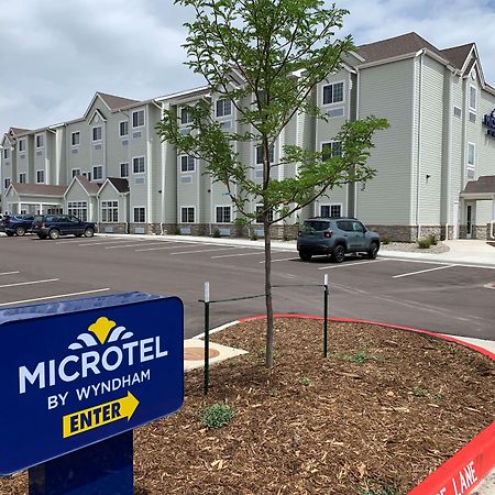 Microtel Inn & Suites By Wyndham Fountain Fort Carson Exterior photo