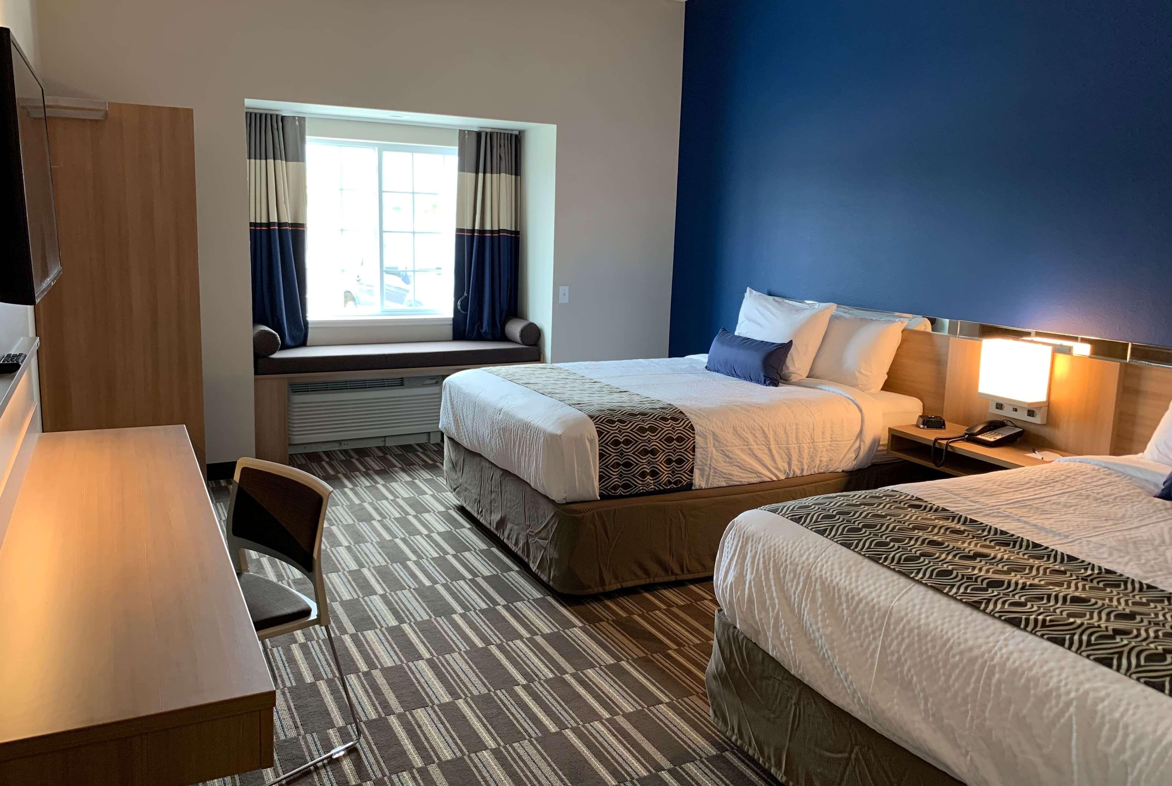 Microtel Inn & Suites By Wyndham Fountain Fort Carson Exterior photo